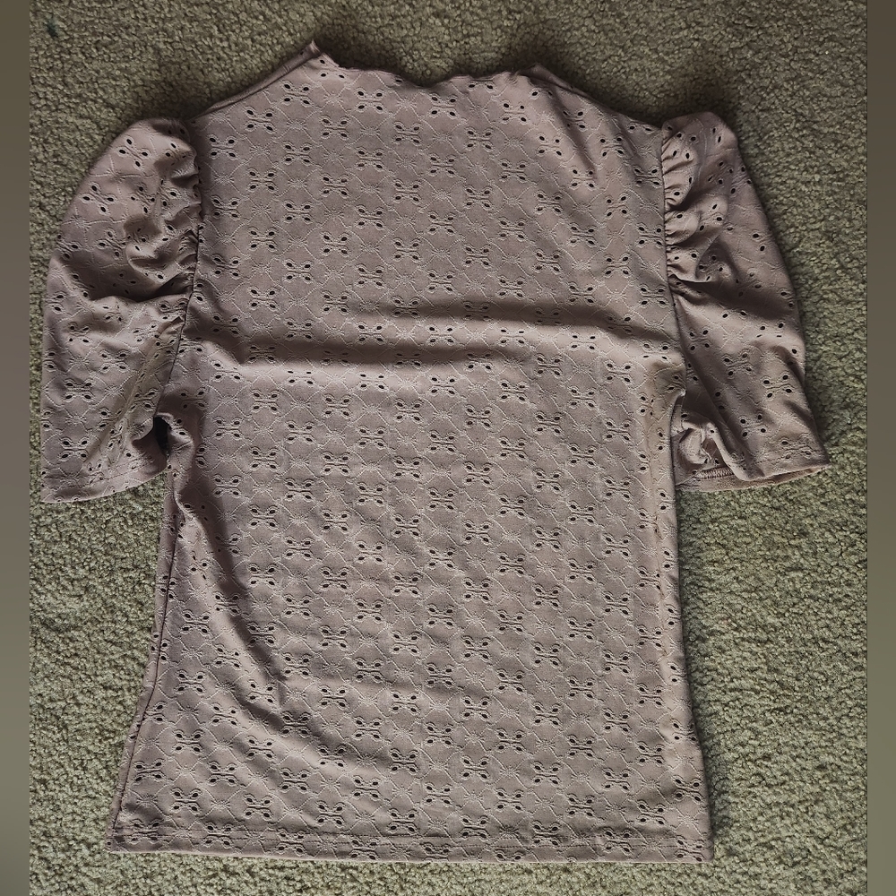 SHEIN elegant Eyelet Puff Sleeve Top